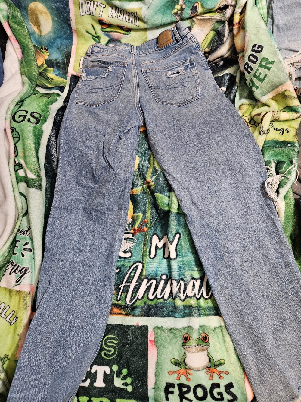 American Eagle Outfitters Women’s Blue Washed Jeans - Classic Denim - Picture 6 of 10